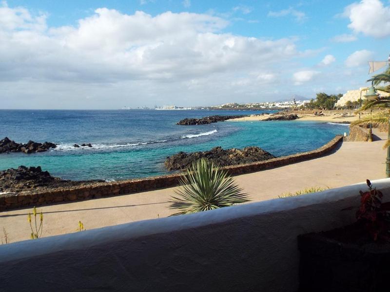 Costa Teguise Luxury First Line Apartment Exterior photo