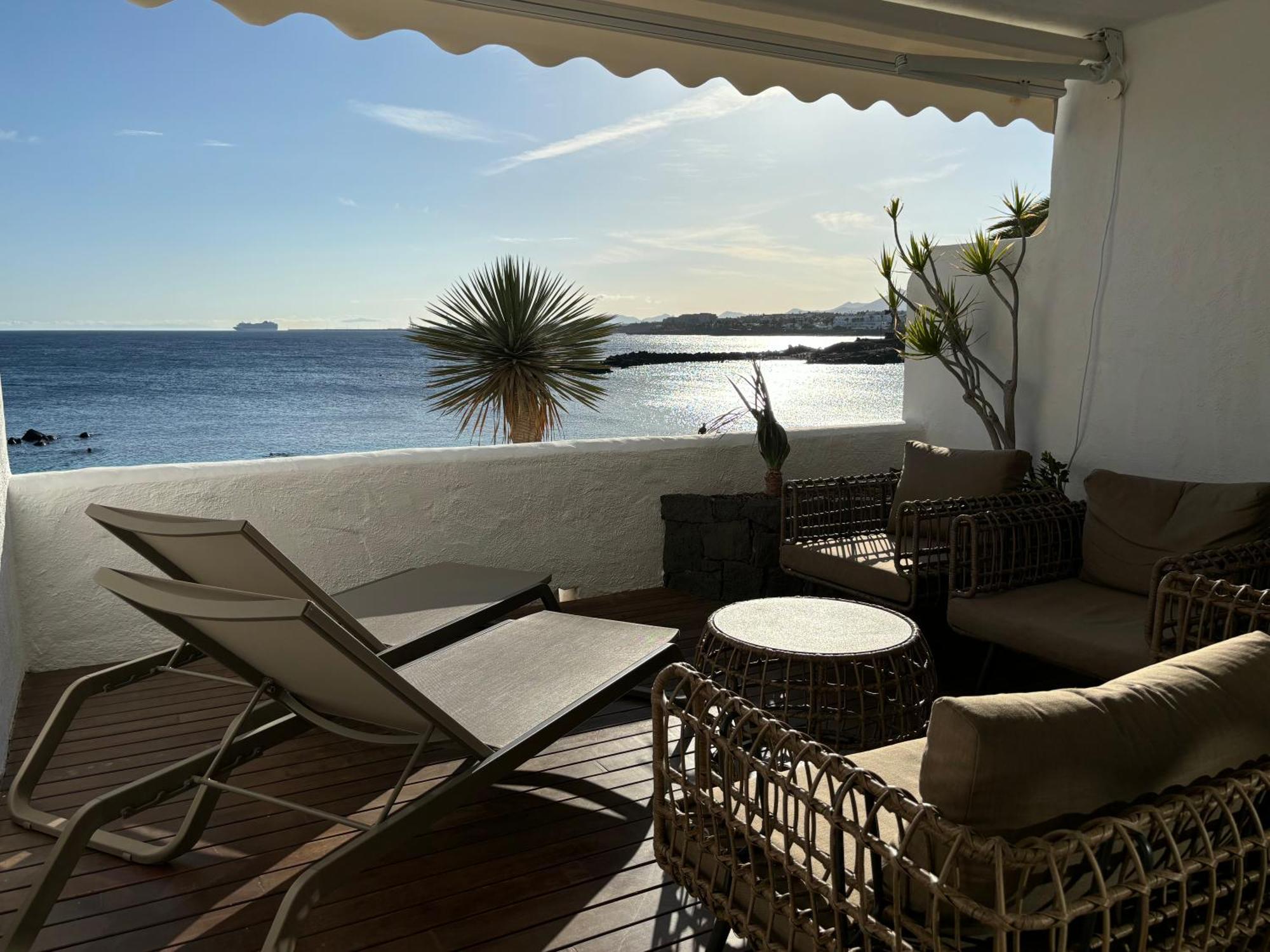 Costa Teguise Luxury First Line Apartment Exterior photo